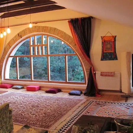 Handmade Natural Forest Holiday home *
